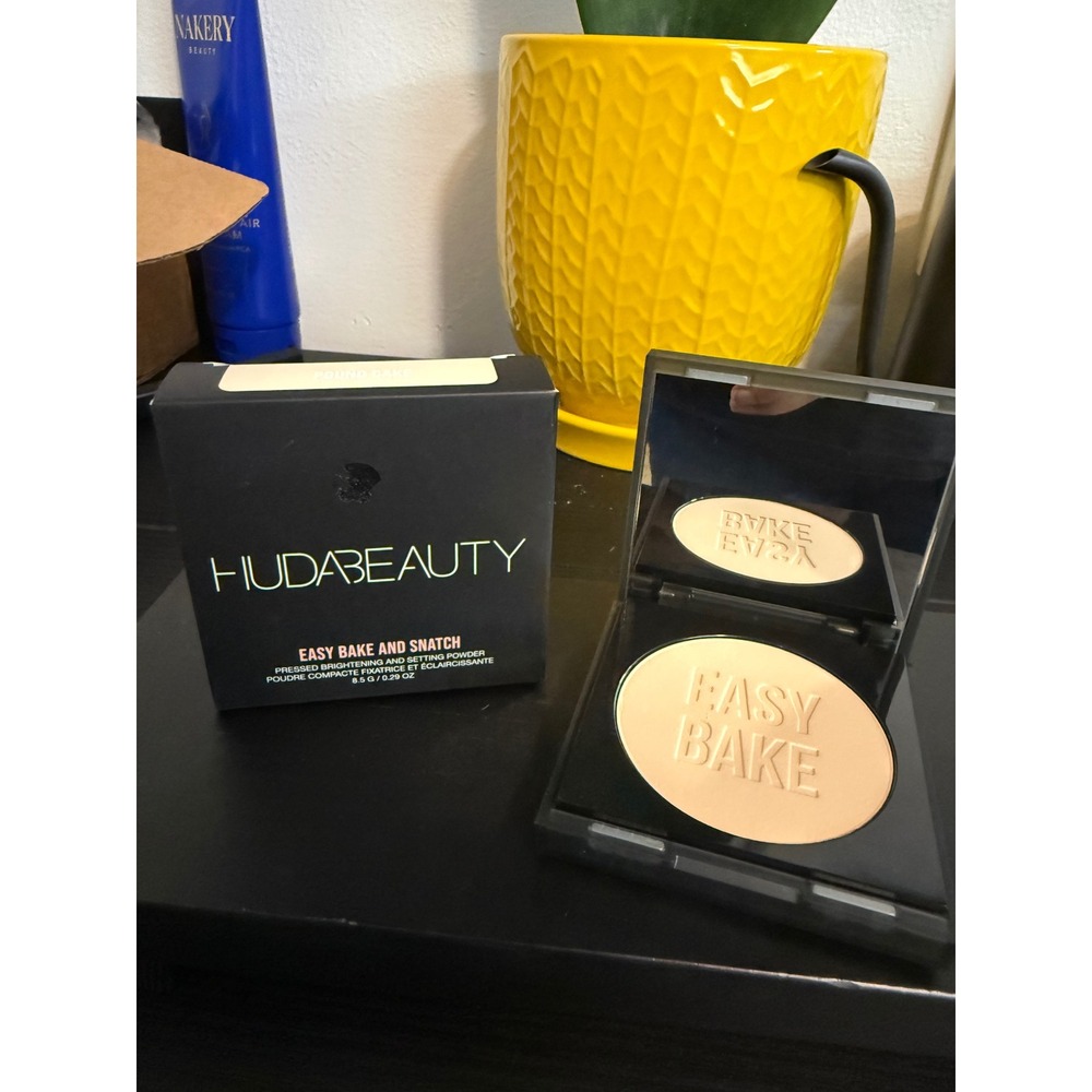 Huda Beauty Easy Bake and Snatch Pressed Powder Pound Cake 8.5g 0.29oz New